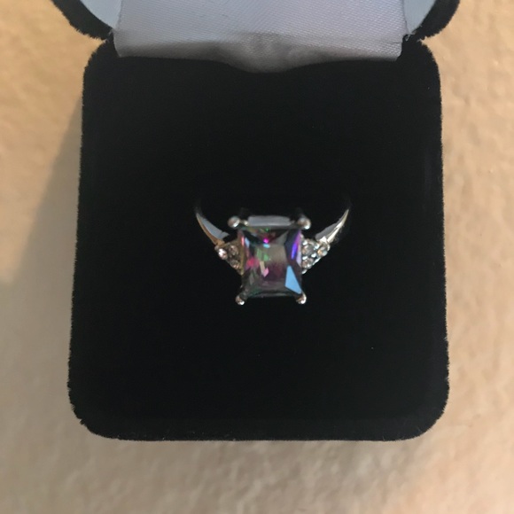 Jewelry - 🧜🏼‍♀️SPARKLING MERMAID MYSTIC TOPAZ🧜🏼‍♀️